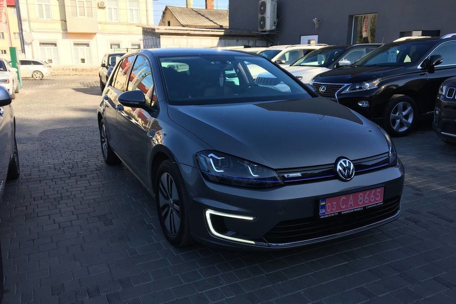 Продам Volkswagen e-Golf  Highline 2015 года в Черновцах