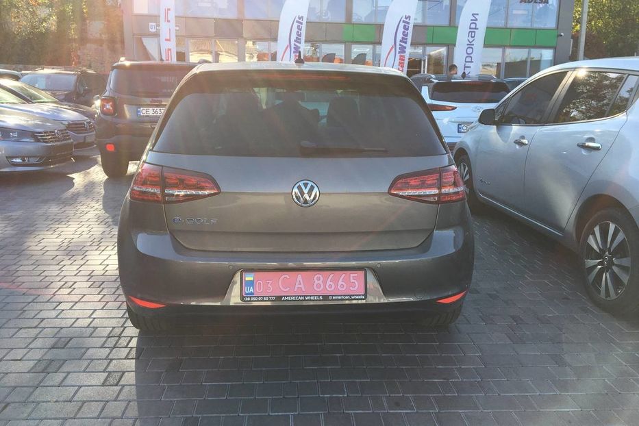 Продам Volkswagen e-Golf  Highline 2015 года в Черновцах