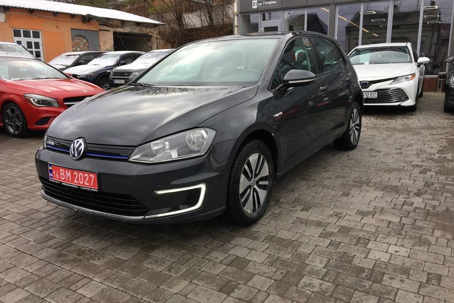 Продам Volkswagen e-Golf 2016 года в Черновцах