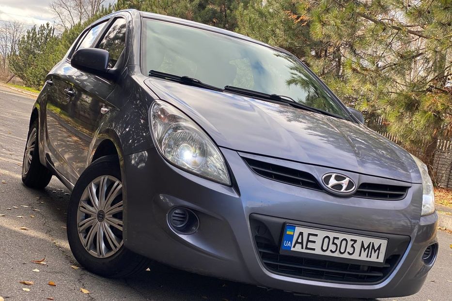 Продам Hyundai i20 OFFICIAL 2012 года в Днепре