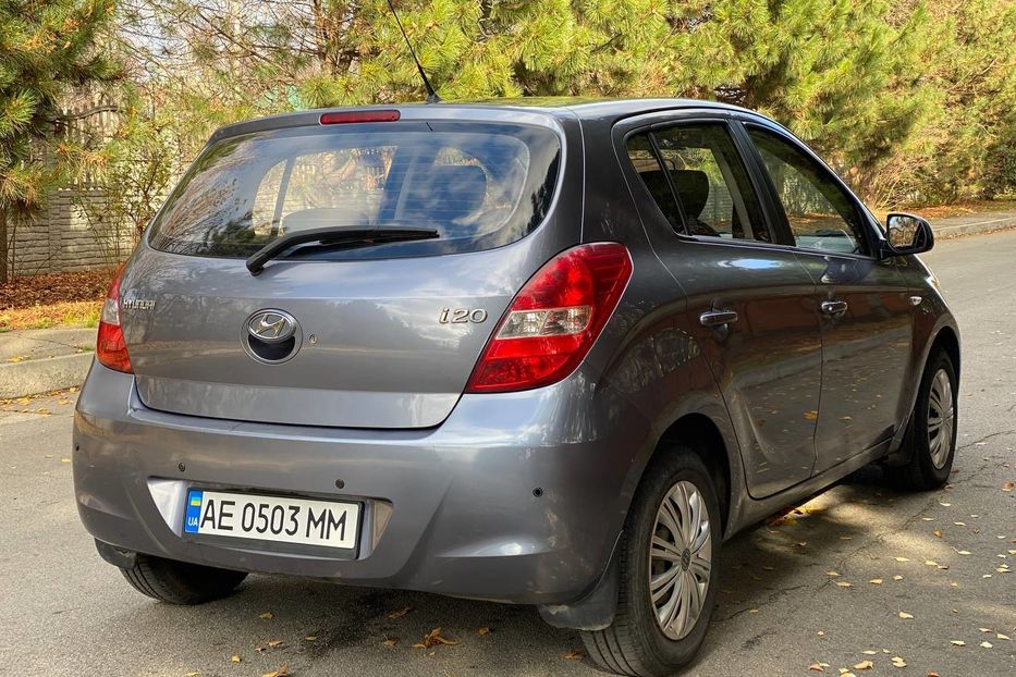 Продам Hyundai i20 OFFICIAL 2012 года в Днепре