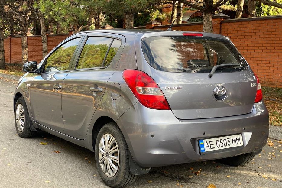 Продам Hyundai i20 OFFICIAL 2012 года в Днепре