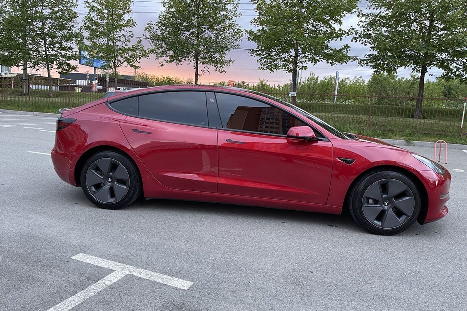 Продам Tesla Model 3 2020 года в Черновцах