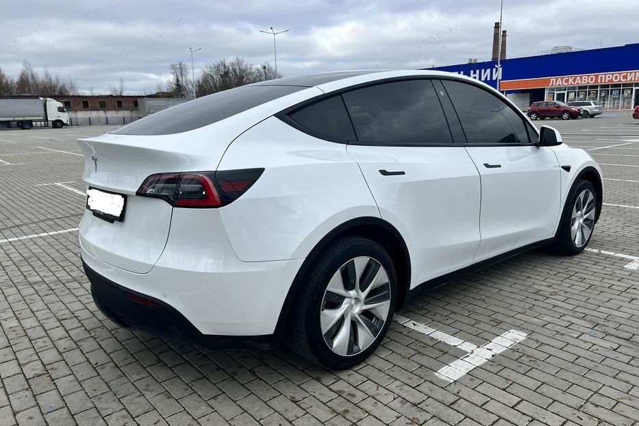 Продам Tesla Model Y 2021 года в Черновцах