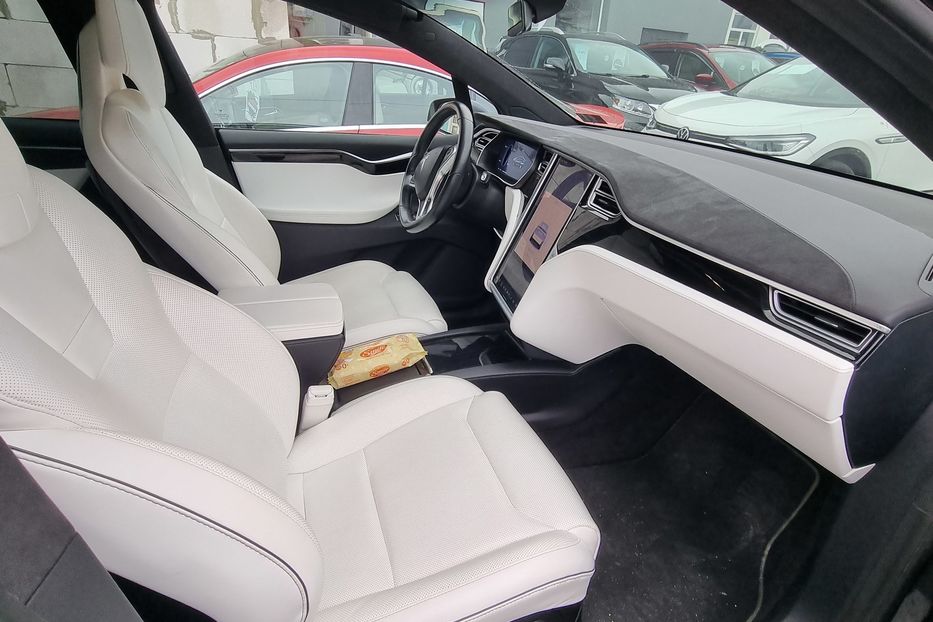 Продам Tesla Model X 90D 2016 года в Черновцах