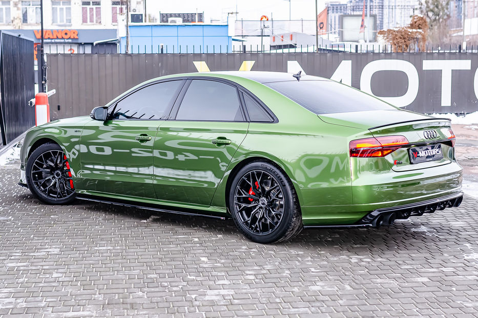 Продам Audi S8 PLUS 2017 года в Киеве