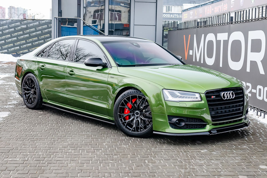 Продам Audi S8 PLUS 2017 года в Киеве