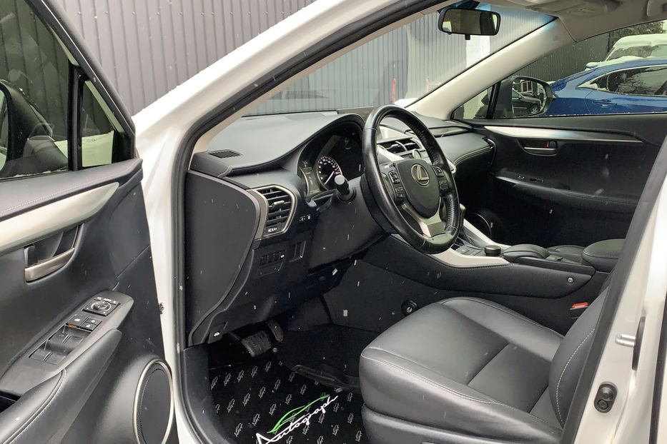 Продам Lexus NX 300 Hybrid AWD 2015 года в Киеве
