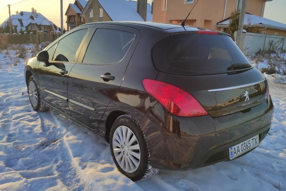 Продам Peugeot 308 2012 года в Киеве