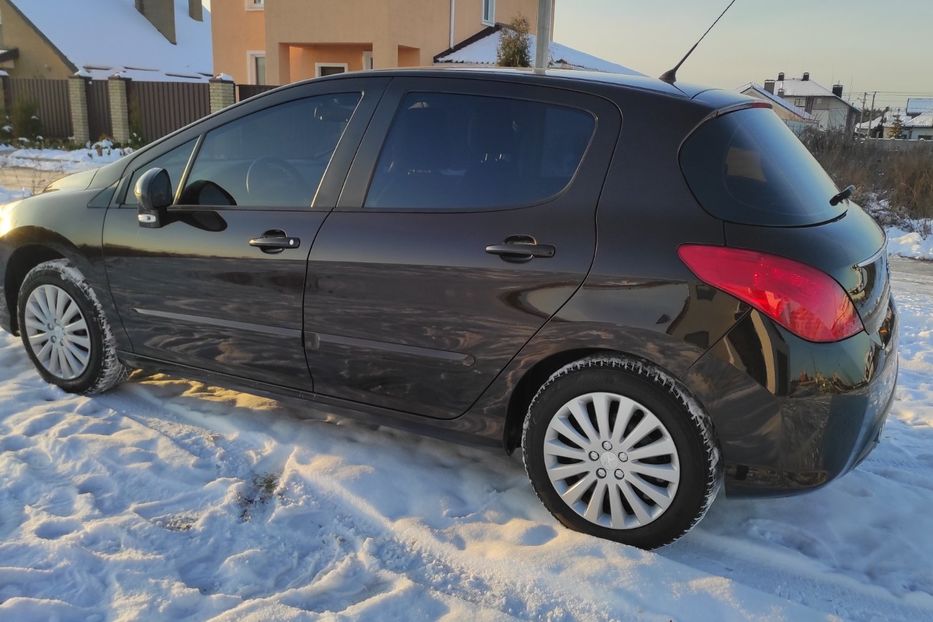 Продам Peugeot 308 2012 года в Киеве