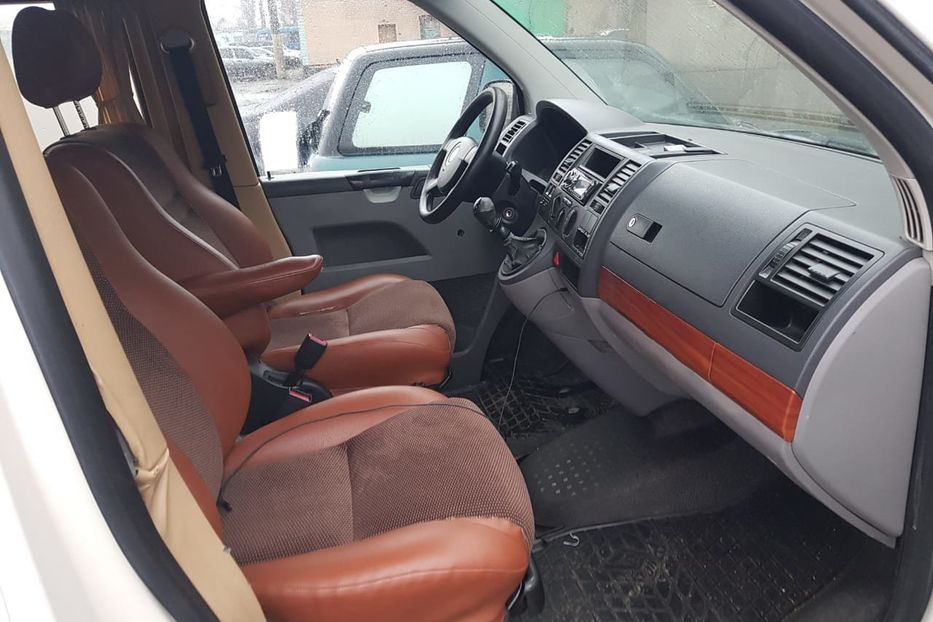 Продам Volkswagen T5 (Transporter) пасс. 2008 года в Одессе