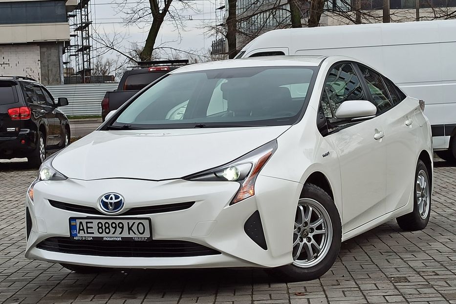 Продам Toyota Prius 2016 года в Днепре