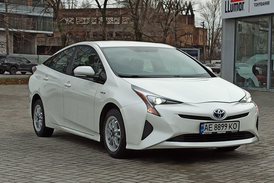 Продам Toyota Prius 2016 года в Днепре