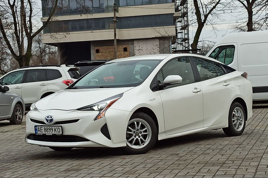 Продам Toyota Prius 2016 года в Днепре