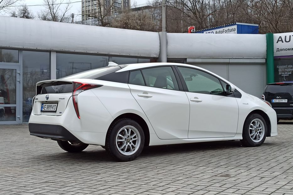 Продам Toyota Prius 2016 года в Днепре