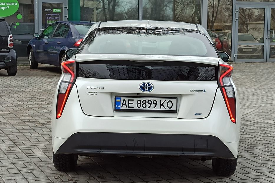 Продам Toyota Prius 2016 года в Днепре