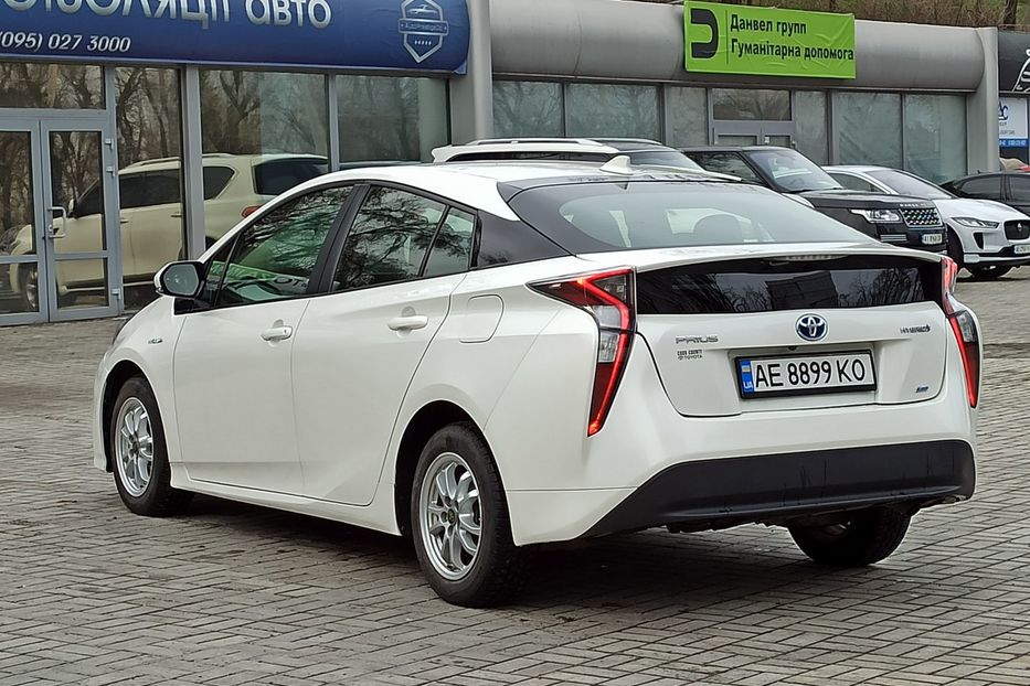 Продам Toyota Prius 2016 года в Днепре