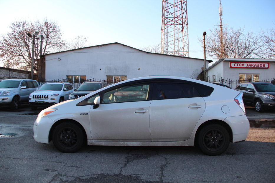 Продам Toyota Prius Hybrid 2013 года в Одессе