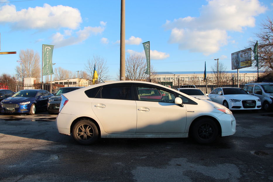 Продам Toyota Prius Hybrid 2013 года в Одессе