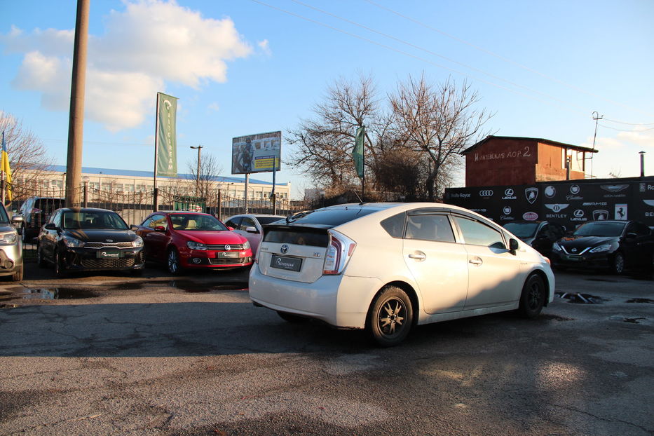 Продам Toyota Prius Hybrid 2013 года в Одессе