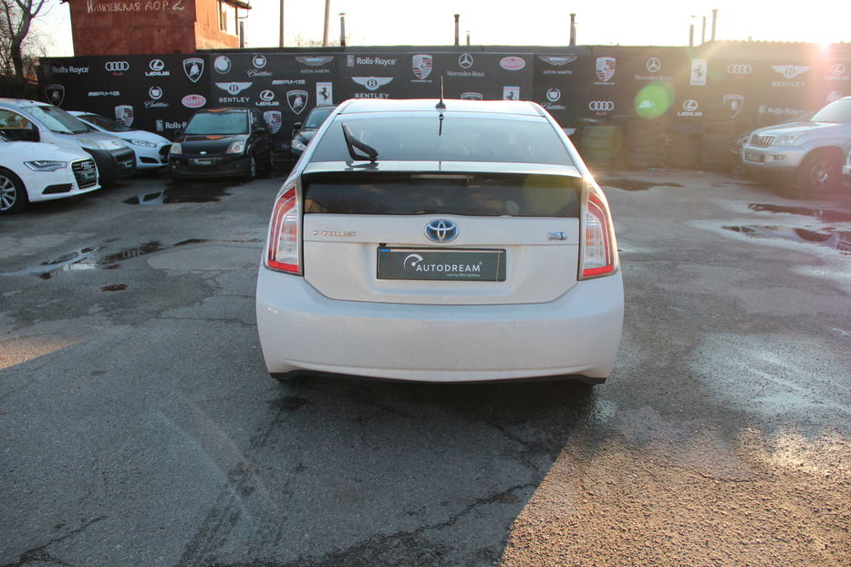 Продам Toyota Prius Hybrid 2013 года в Одессе