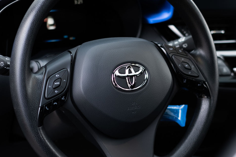 Продам Toyota C-HR Active 2022 года в Черновцах