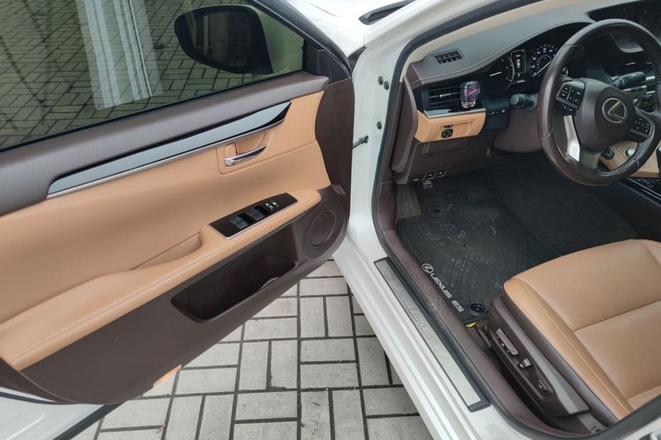 Продам Lexus ES 350 2015 года в Днепре