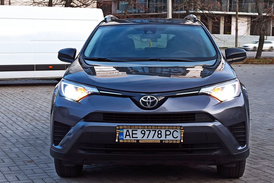 Продам Toyota Rav 4 LE 2017 года в Днепре