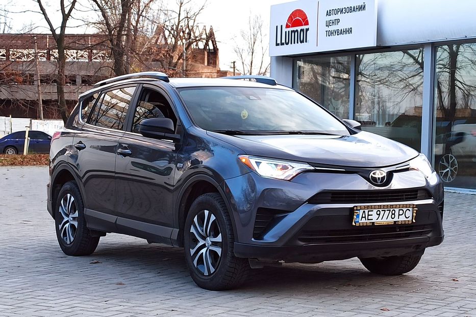 Продам Toyota Rav 4 LE 2017 года в Днепре