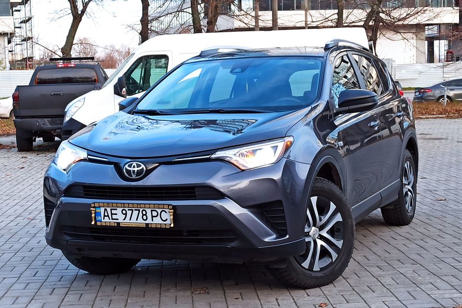 Продам Toyota Rav 4 LE 2017 года в Днепре