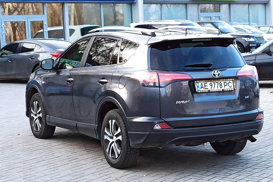 Продам Toyota Rav 4 LE 2017 года в Днепре