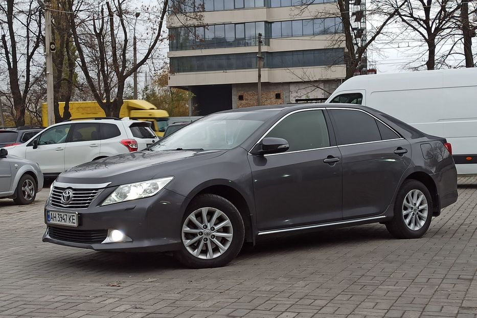 Продам Toyota Camry 2012 года в Днепре