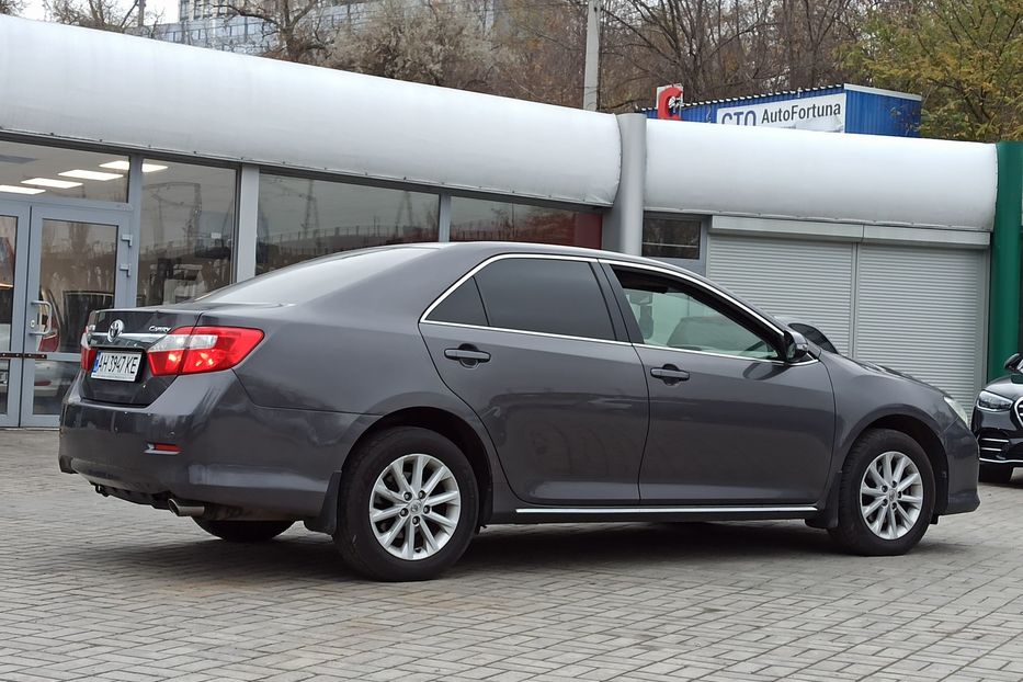 Продам Toyota Camry 2012 года в Днепре