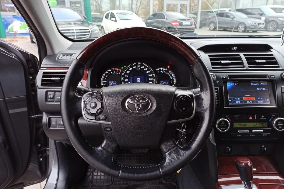 Продам Toyota Camry 2012 года в Днепре