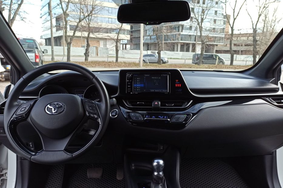Продам Toyota C-HR XLE 2017 года в Днепре
