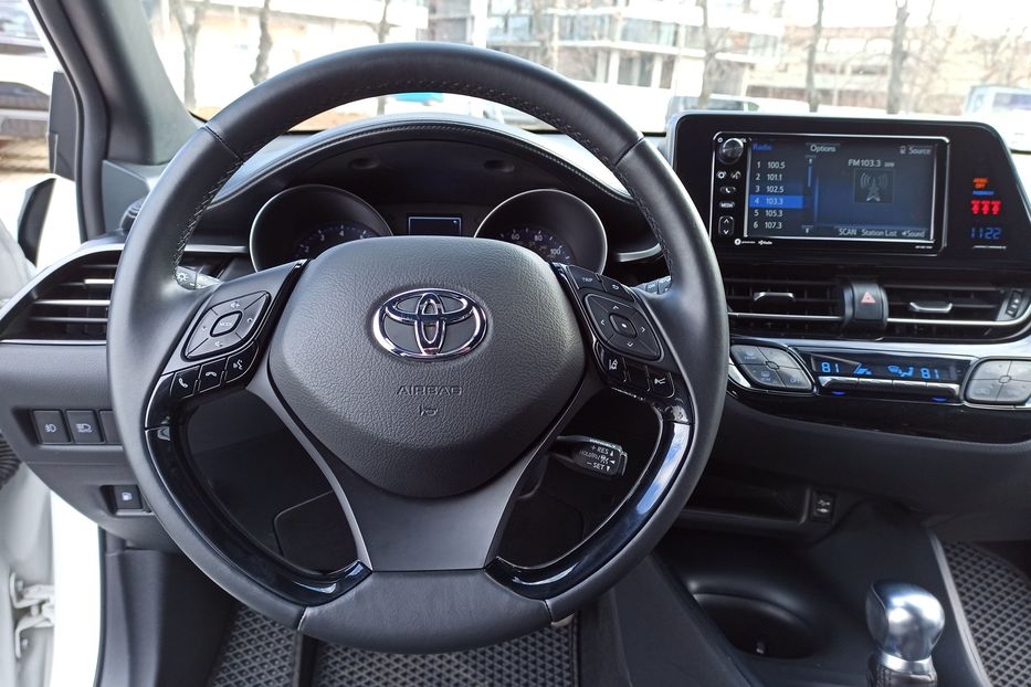 Продам Toyota C-HR XLE 2017 года в Днепре