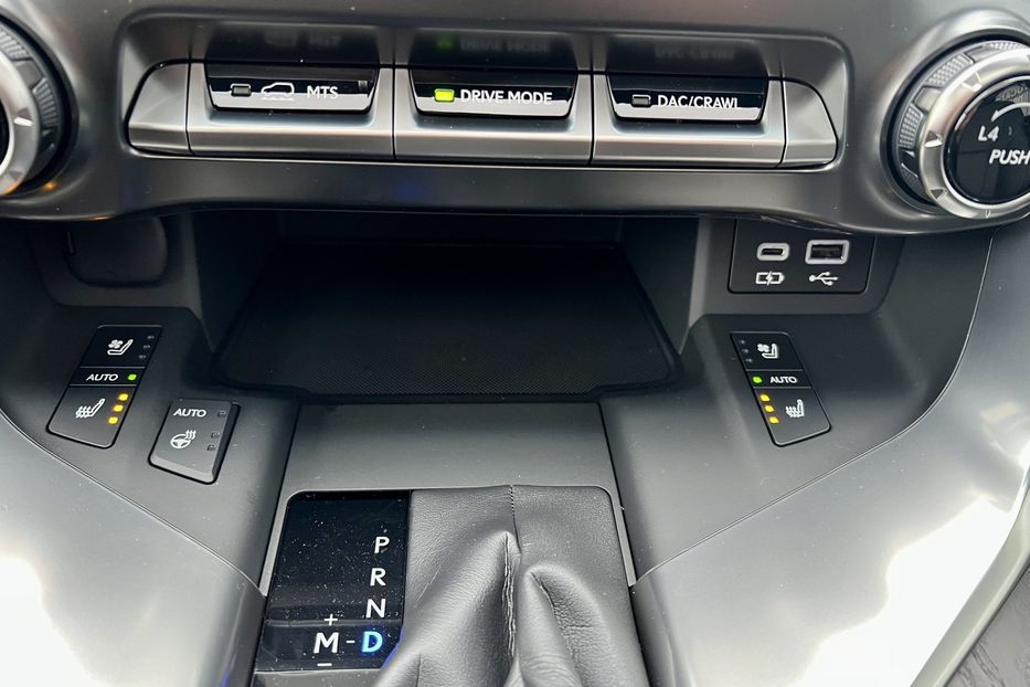 Продам Lexus LX 450 500 2022 года в Киеве