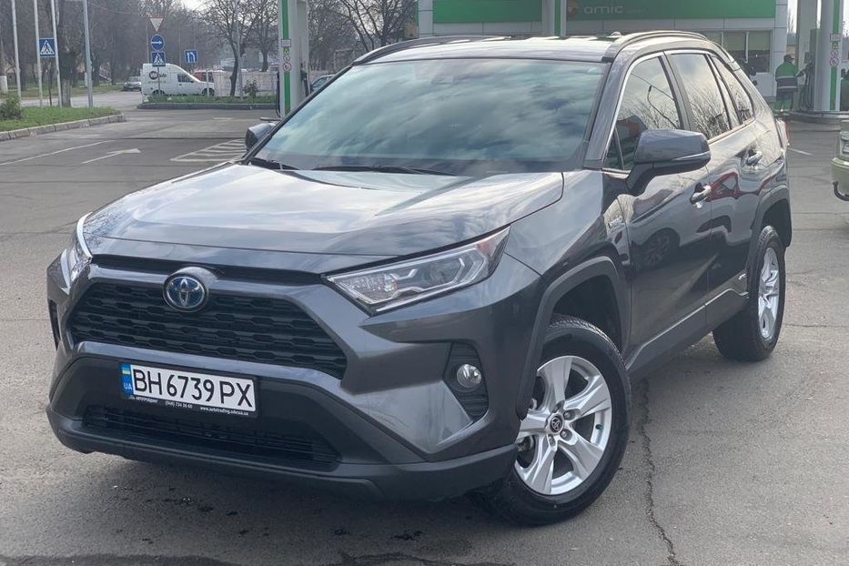 Продам Toyota Rav 4 XLE HYBRID 2021 года в Одессе