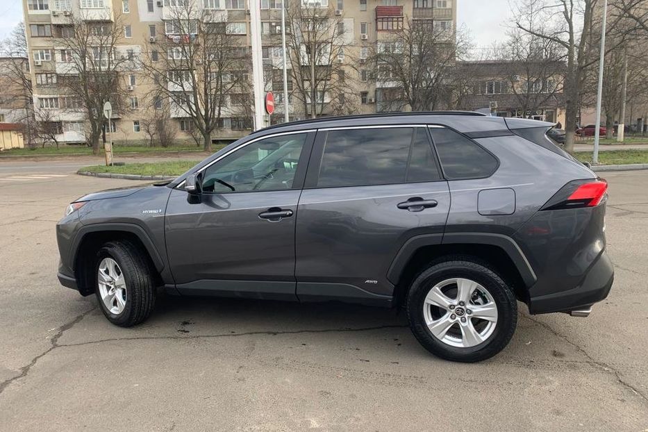 Продам Toyota Rav 4 XLE HYBRID 2021 года в Одессе