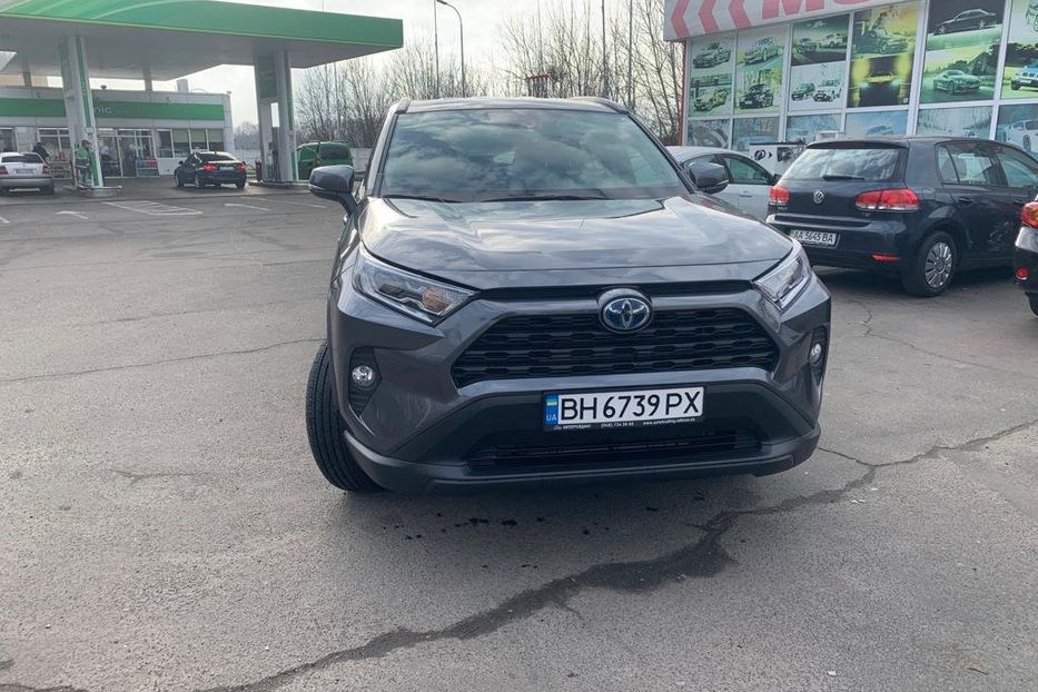 Продам Toyota Rav 4 XLE HYBRID 2021 года в Одессе