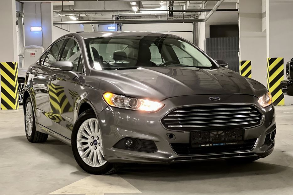 Продам Ford Fusion HYBRID  2013 года в Киеве