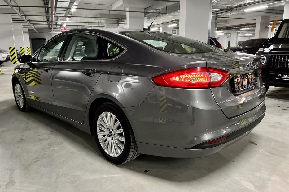 Продам Ford Fusion HYBRID  2013 года в Киеве