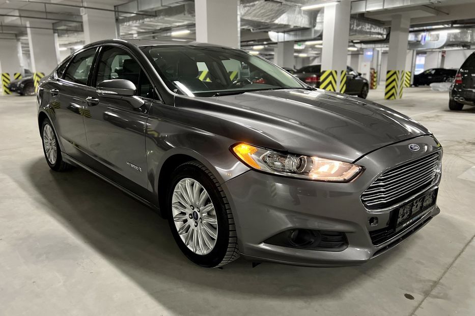 Продам Ford Fusion HYBRID  2013 года в Киеве