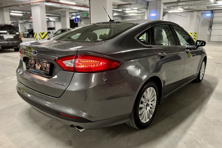 Продам Ford Fusion HYBRID  2013 года в Киеве