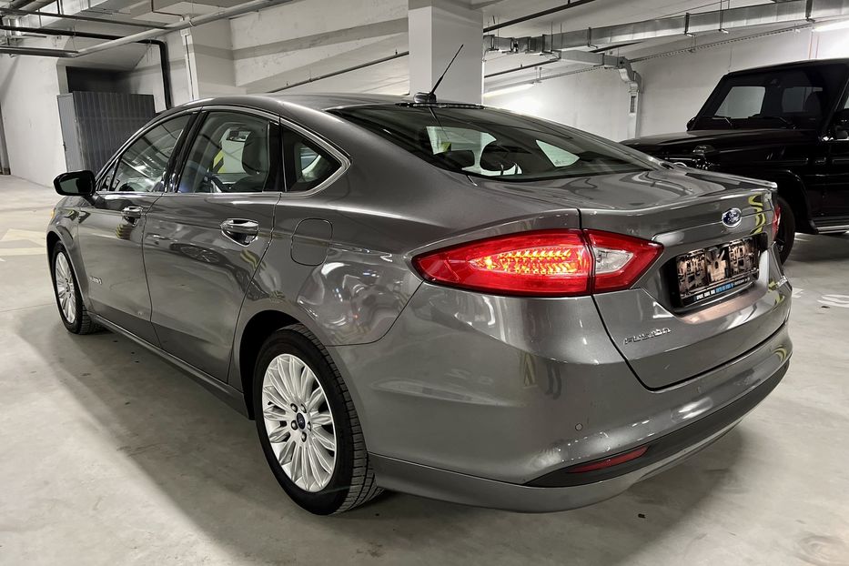 Продам Ford Fusion HYBRID  2013 года в Киеве