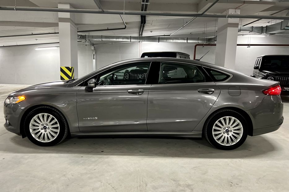 Продам Ford Fusion HYBRID  2013 года в Киеве