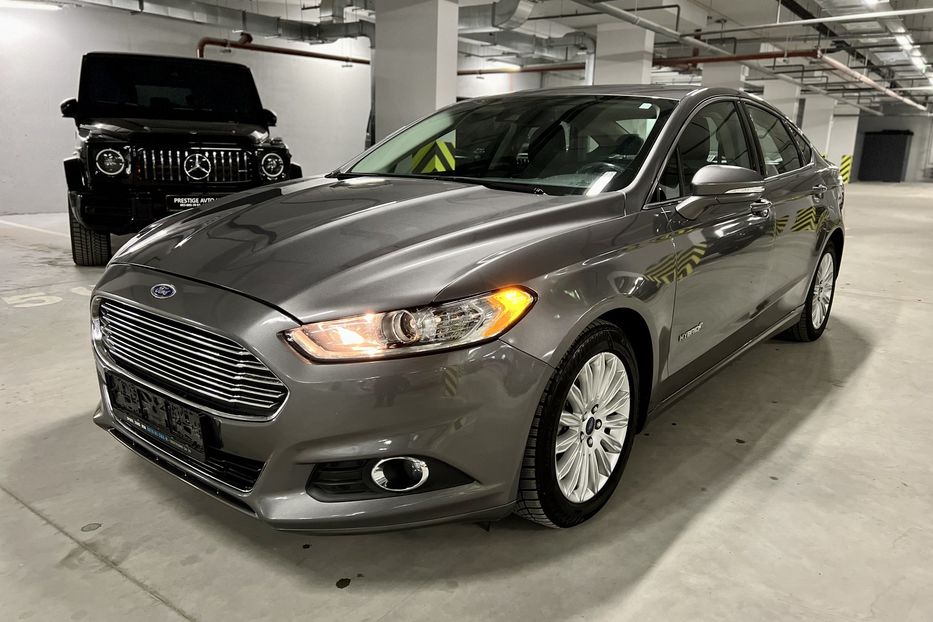 Продам Ford Fusion HYBRID  2013 года в Киеве