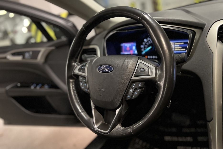 Продам Ford Fusion HYBRID  2013 года в Киеве