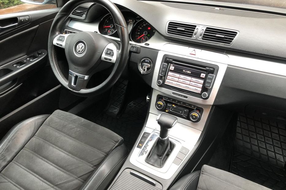 Продам Volkswagen Passat B6 HighLine 2010 года в Киеве