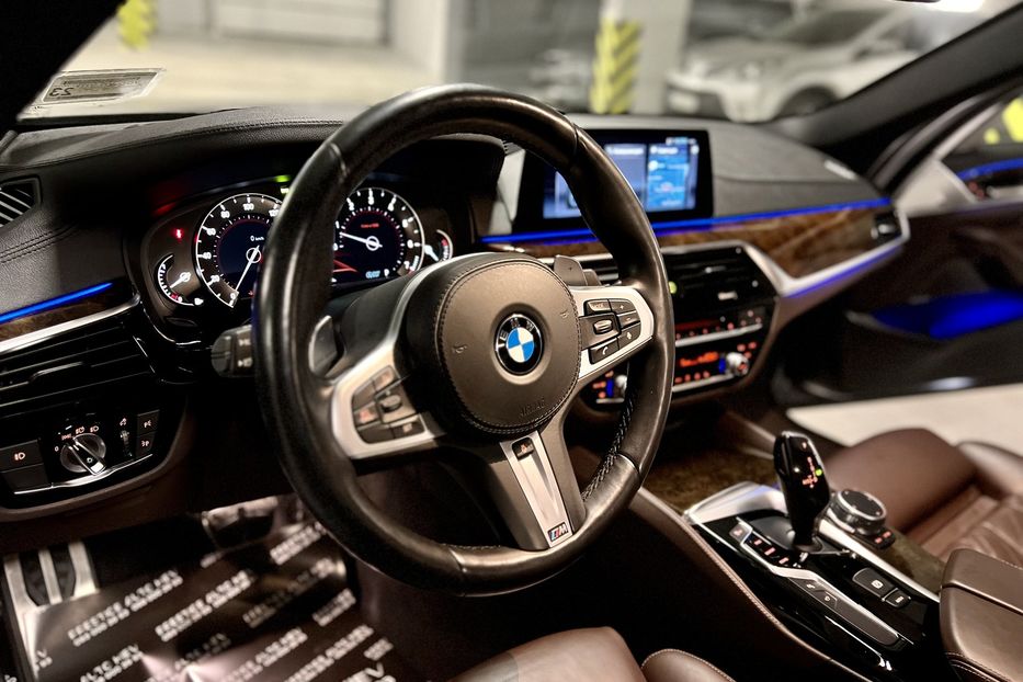 Продам BMW 540 M-Pack  2017 года в Киеве